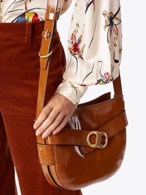Tory Burch Gemini Link Patent Leather Cross Body in Umber NEW